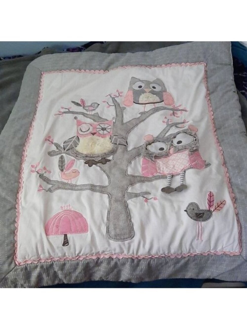 Levtex Night Owl Pink Baby Quilt 35 x 41